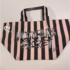 NWT! PINK/BLACK VICTORIA'S SECRET GRAFFITI LOGO VERT STRIPE TOTE. READY TO SHIP